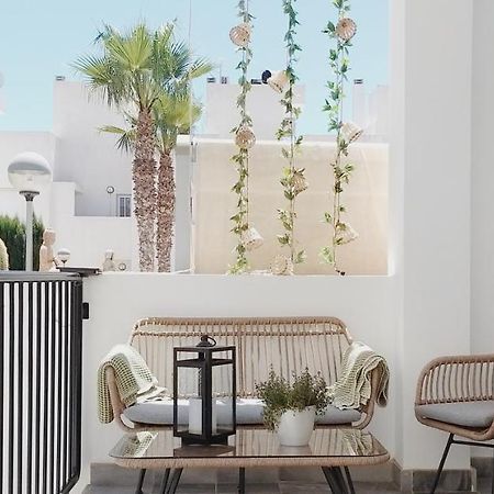 Modern Townhouse In Torrevieja, Costa Blanca Apartamento Exterior foto