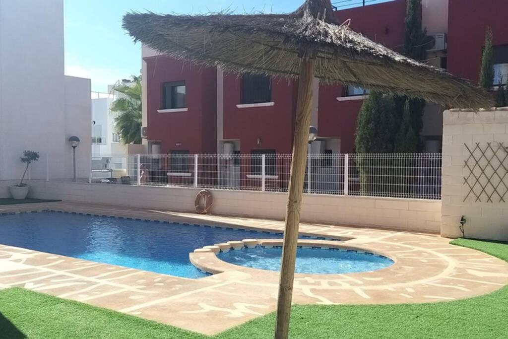 Modern Townhouse In Torrevieja, Costa Blanca Apartamento Exterior foto