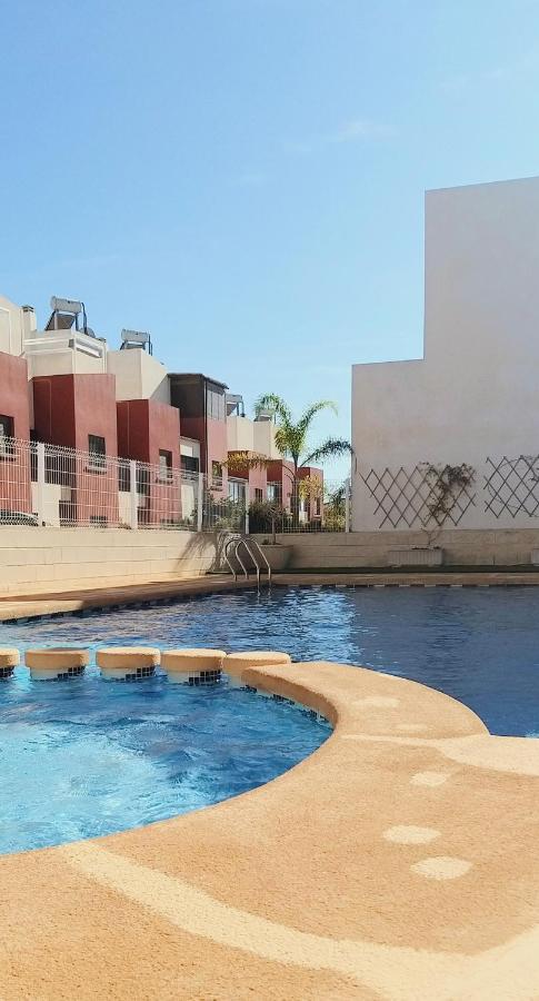 Modern Townhouse In Torrevieja, Costa Blanca Apartamento Exterior foto